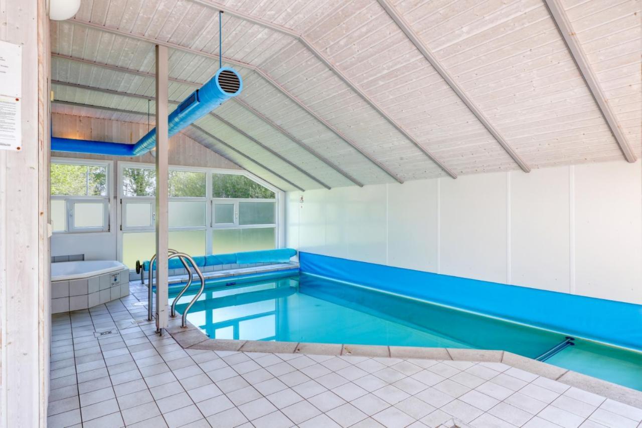 Kranich Poolferienhaus Villa Hohendorf  Buitenkant foto